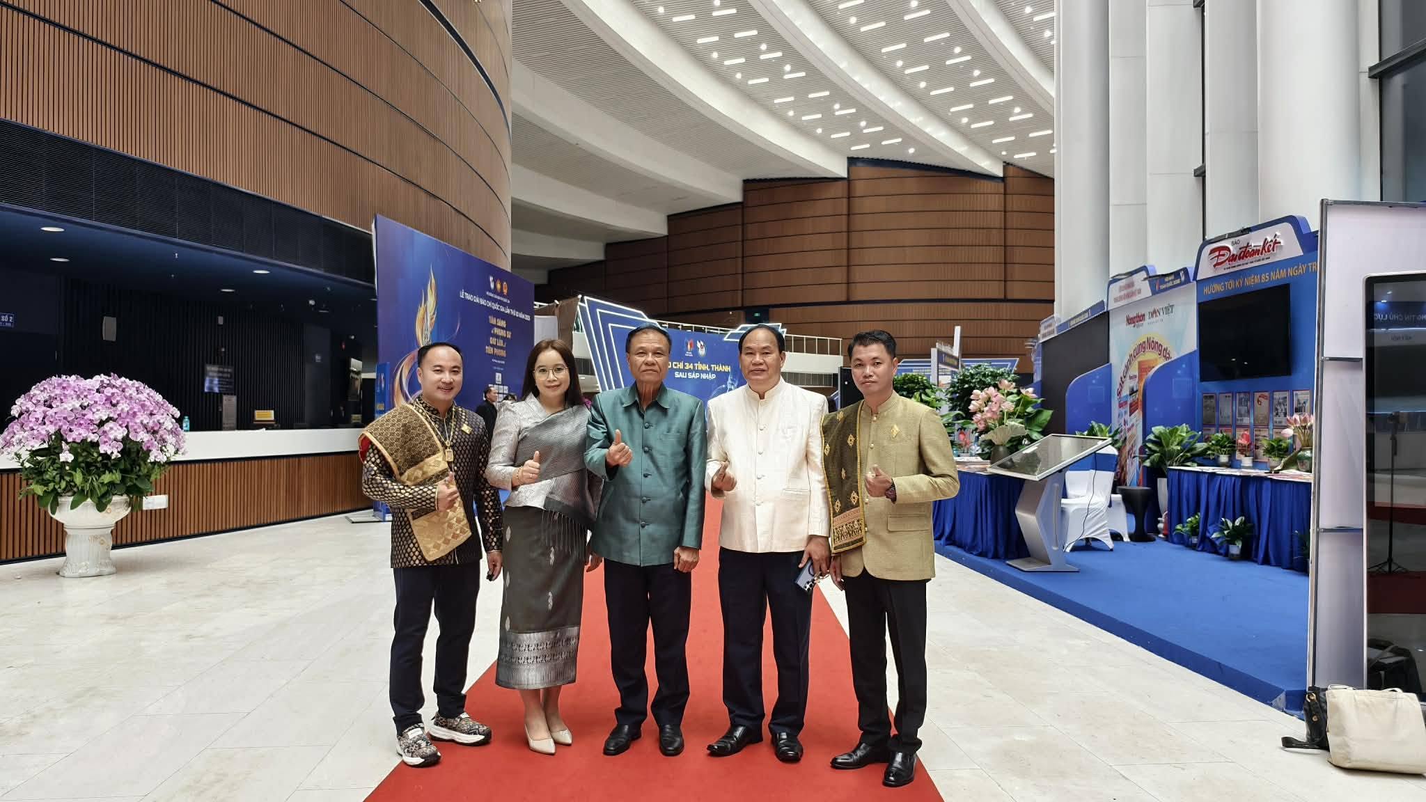 The delegation from the Lao Journalists’ Association and participants from the GAMCIL project